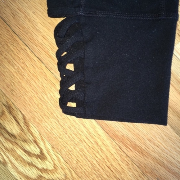 Athleta Criss Cross Elation Crop Leggings Black XS - Picture 3 of 5